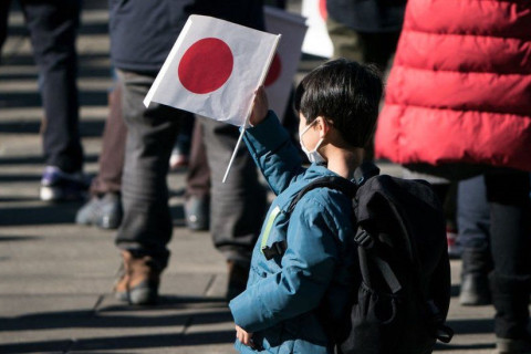 125 сая хүнтэй Япон улсад өнгөрсөн онд 800 мянган хүүхэд төржээ
