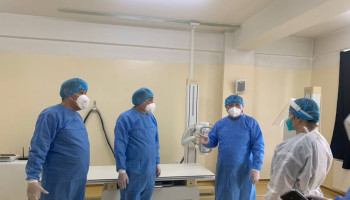 Хамтарсан баг КОРОНАВИРУСТ ХАЛДВАР-ын тусламж үзүүлж буй эмнэлгүүдэд ажиллав