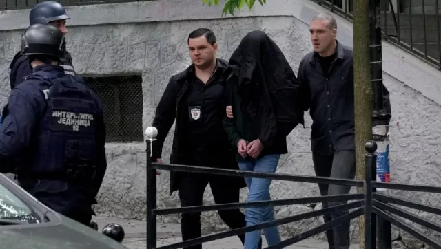 Сербид 13 настай хүү ангийнхаа 8 хүүхдийг буудан хөнөөжээ
