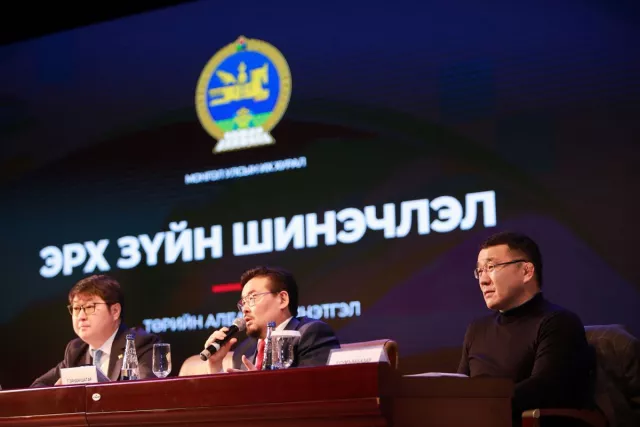 Г.Занданшатар: Улаанбаатар хотын есөн дүүргийг тус тусад нь хот болгох шаардлагатай