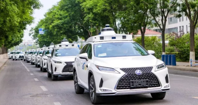 Бээжин хотод жолоочгүй туршилтын автомашинууд нийт 22 сая км зам туулжээ
