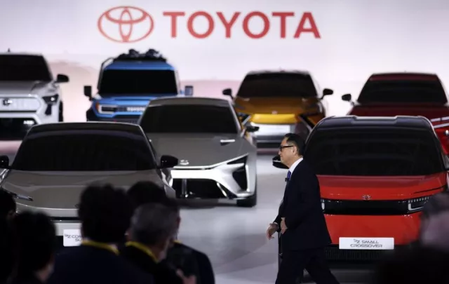 Toyota яагаад бүрэн цахилгаан автомашин үйлдвэрлэх гэж яардаггүй вэ