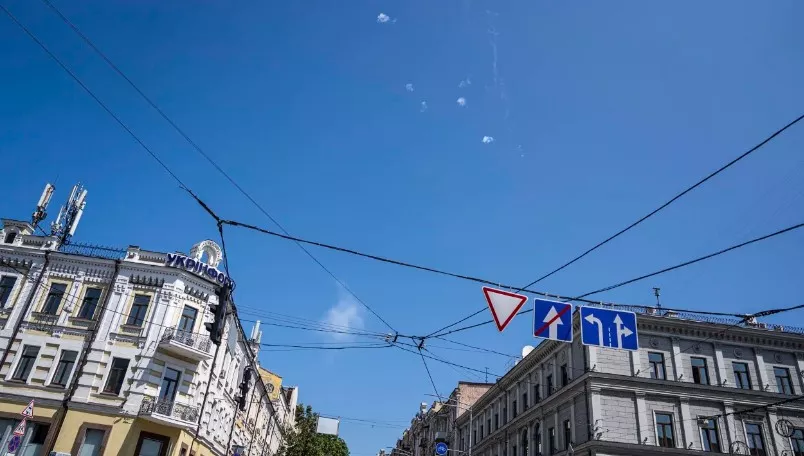 ОХУ байлдааны тактикаа өөрчилж өдрийн цагаар Киевт халдлаа