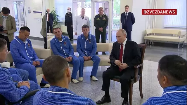 Путин шархадсан цэргүүдийг цэргийн албаа үргэлжлүүлэхийг уриалав