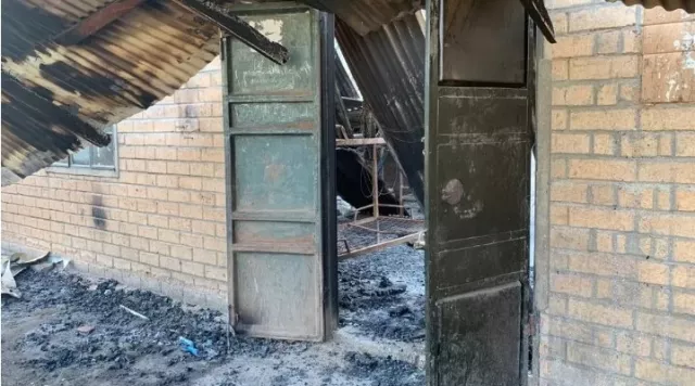 Уганда улсын дунд сургуульд халдлага болж 40 хүн амь үрэгджээ
