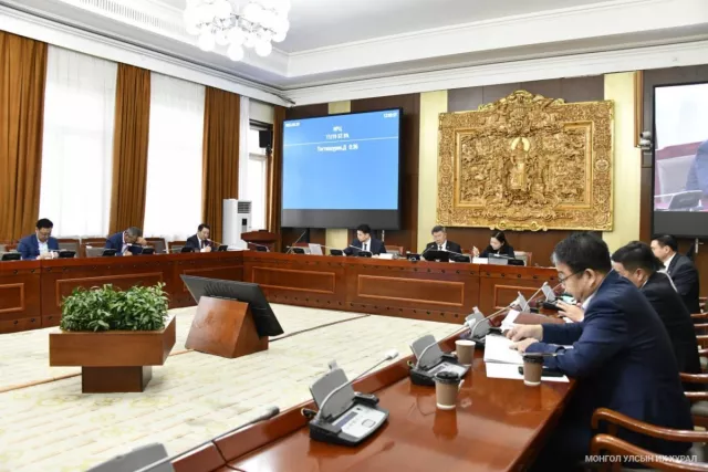 Улс төрийн намын тухай хуулийн шинэчилсэн найруулгын төслийн анхны хэлэлцүүлгийг хийлээ