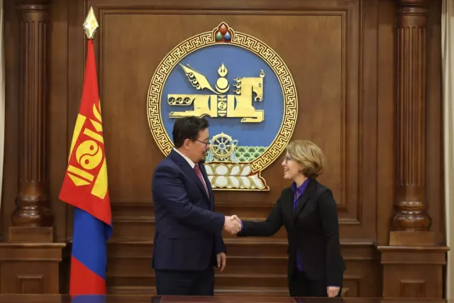 УИХ-ын дарга Г.Занданшатар Азийн сангийн Ерөнхийлөгч Лорел И.Миллерыг хүлээн авч уулзлаа