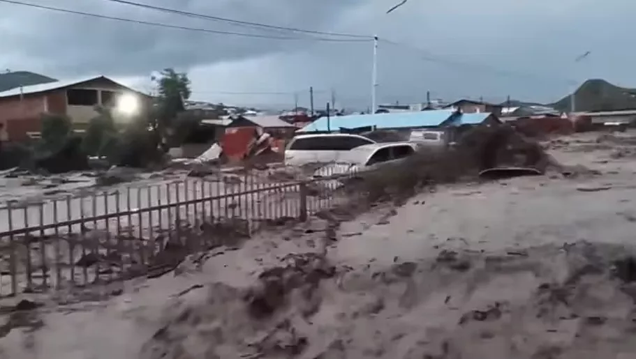 ВИДЕО: Саяхан болсон үерийн улмаас хоёр иргэн амиа алдлаа