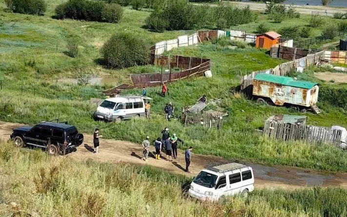 Зөвшөөрөлгүй буусан 28 айлыг албадан нүүлгэжээ