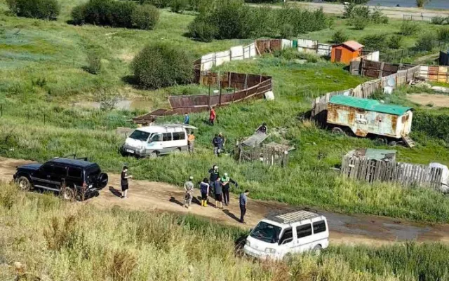 Зөвшөөрөлгүй буусан 28 айлыг албадан нүүлгэжээ