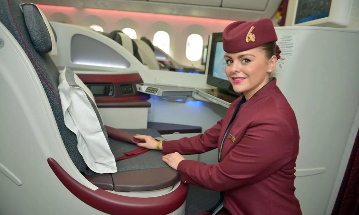 “Qatar Airways” агаарын тээвэрлэгч компани Монголоос 50 онгоцны үйлчлэгч авна  ​