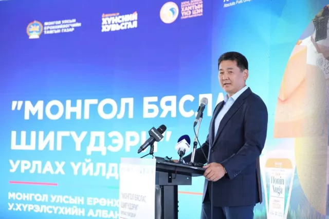 Ерөнхийлөгч У.Хүрэлсүх Сэлэнгэ аймгийн Мандал суманд ажиллалаа