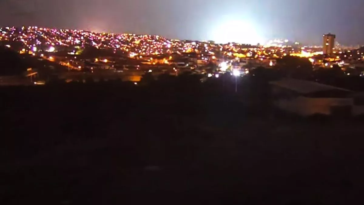 Газар хөдлөлтийн өмнөх гэрэл эрдэмтдийг гайхшируулсаар байна