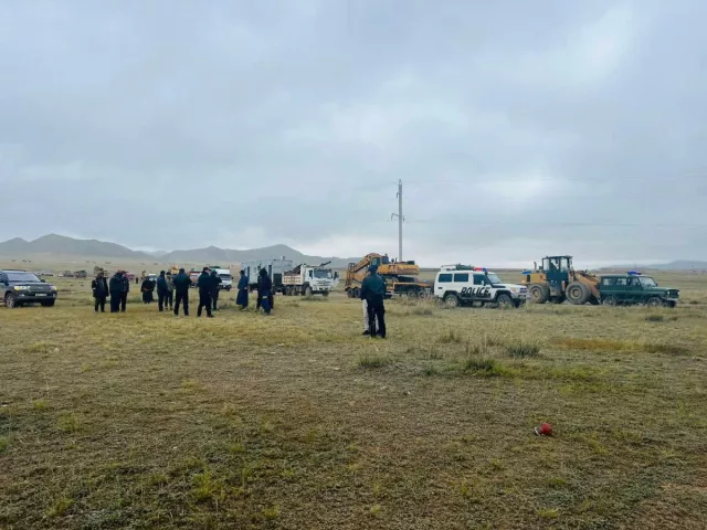 Хууль бусаар ашигт малтмал олборлож байсан этгээдүүдийг илрүүлэн шалгаж байна