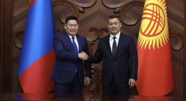 Ерөнхий сайд Л.Оюун-Эрдэнэ Киргиз улсын Ерөнхийлөгчид бараалхлаа