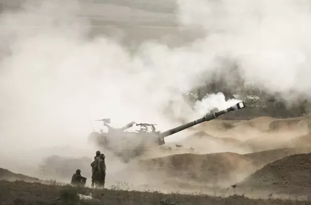Израил шөнийн дотор хуурай замын томоохон дайралт хийлээ