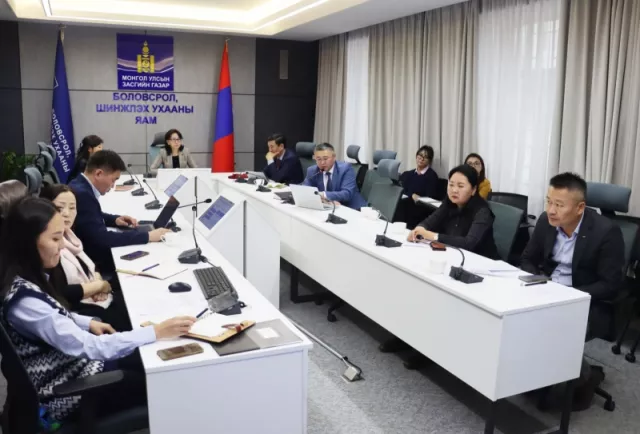 Монгол хэл, бичгийн чиглэлээр хийгдсэн эрдэм шинжилгээ, судалгааны ажлын талаар мэдээлэл сонслоо