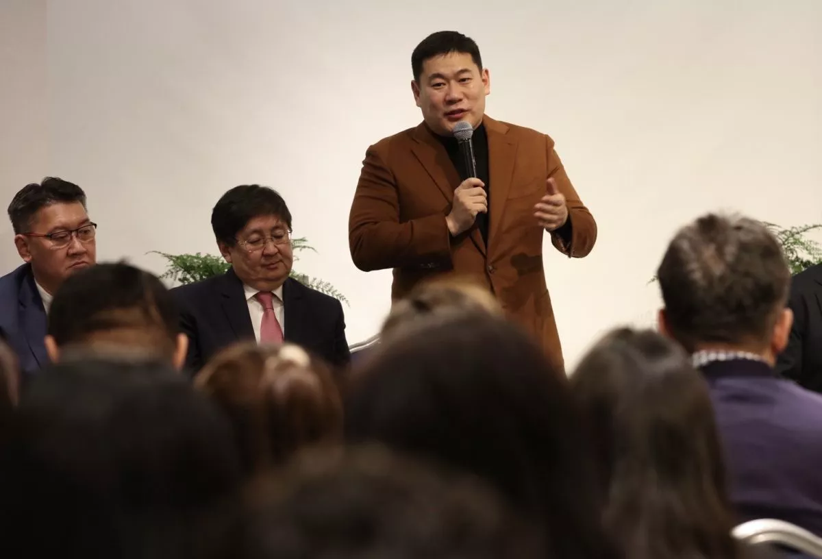 ВИДЕО: Ерөнхий сайд E-Mongolia-ийн баг хамт олонтой өглөөний уулзалт хийлээ