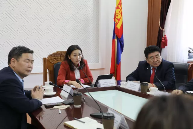 Ирэх оноос хөдөлмөрийн хөлсний доод хэмжээ 660 мянган төгрөг болно