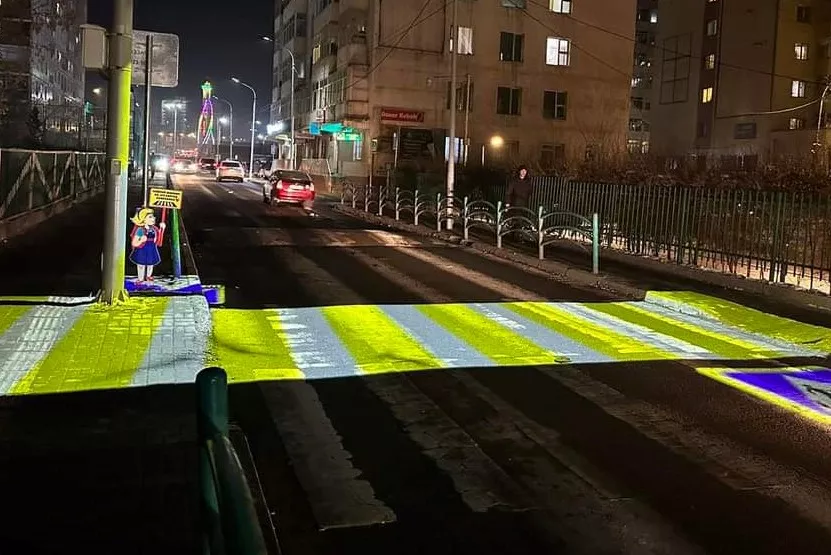 Гэрэлтдэг гарцуудыг ашиглалтад оруулжээ