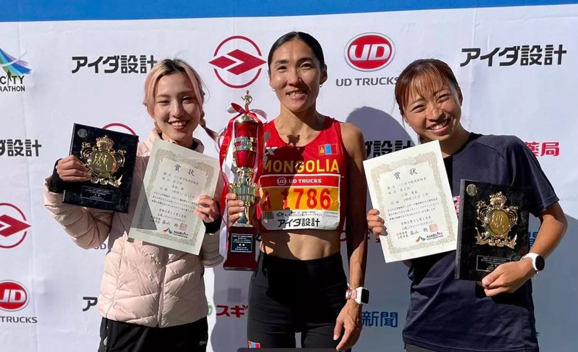 Монголын марафонч Г.Хишигсайхан Японы “Ageo international half mararthon” тэмцээнд түрүүлжээ