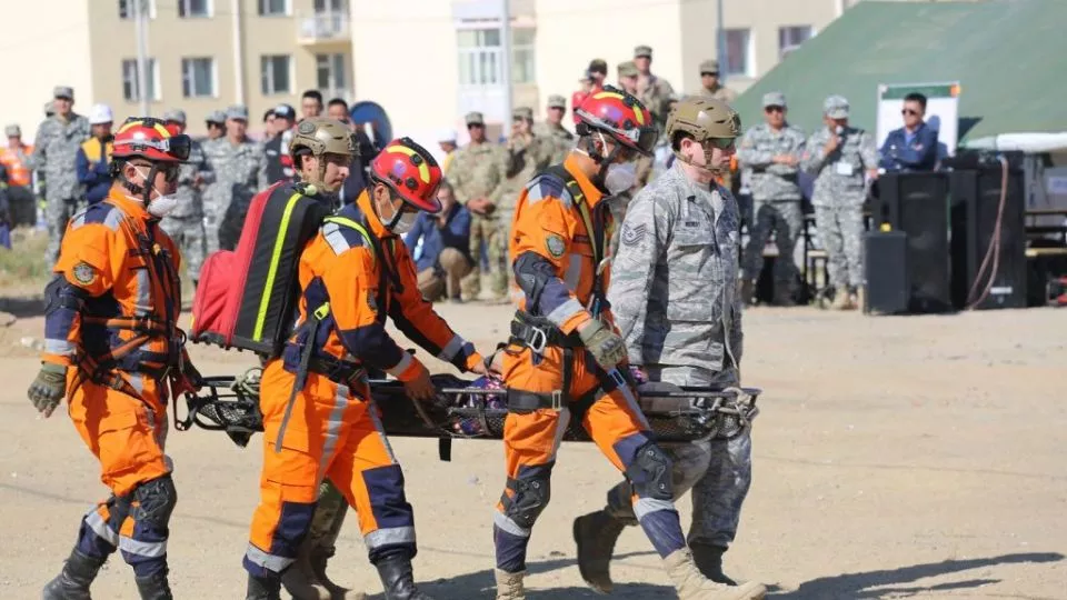 16 иргэний амь нас, өмч хөрөнгийг авран хамгаалжээ