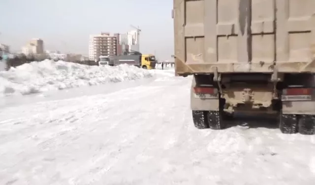 ВИДЕО: Сэлбэ голын мөсийг зөөж эхэллээ