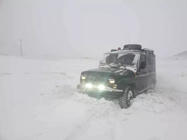 Нурангид дарагдсан иргэнийг хайхад зэвсэгт хүчний алба хаагчид оролцож байна