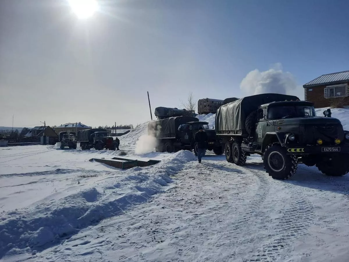 Зэвсэгт хүчний томилгоот бүлэг 1056 малчин өрхөд 468 тонн өвс хүргэж, 220 айлыг нүүлгэжээ