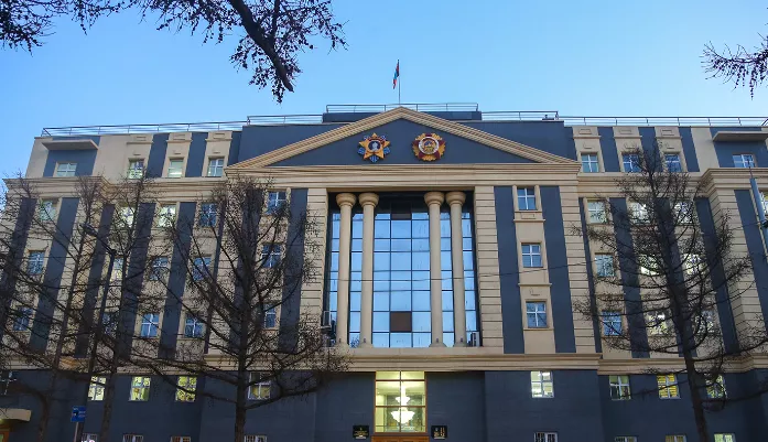 Согтуурсан үедээ цагдаагийн алба хаагчийн биед халдаж гэмтээсэн этгээдийн хэргийг шүүхэд шилжүүлжээ