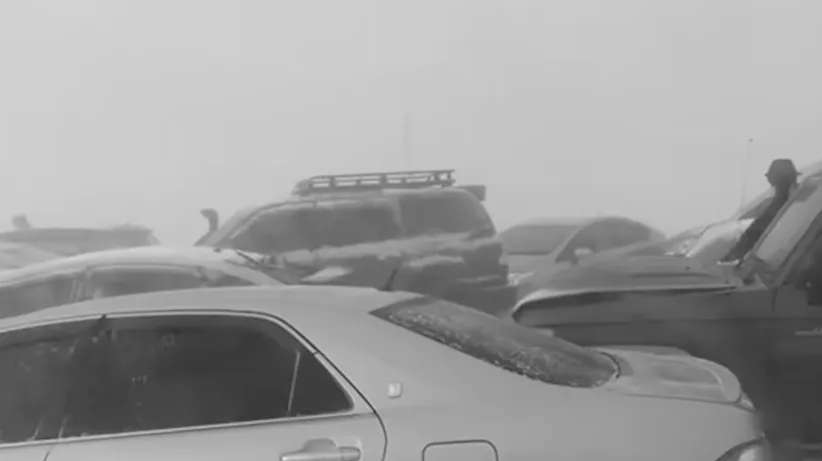 “Чингис хаан” олон улсын нисэх буудал хүрэх автозамд олон автомашин мөргөлдсөн осол гарлаа