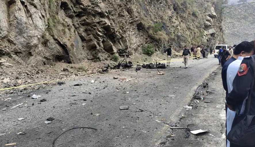 Пакистанд амиа золиослогч бөмбөг дэлбэлж, Хятад ажилчид амиа алджээ
