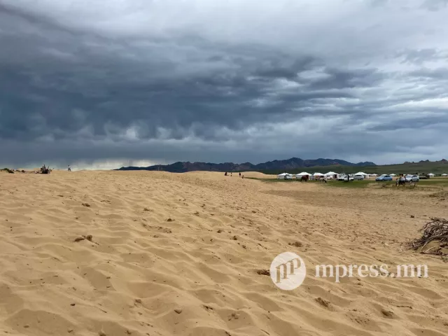 Өнөөдөр бага зэргийн бороо орно, 13-15 хэмийн дулаан байна