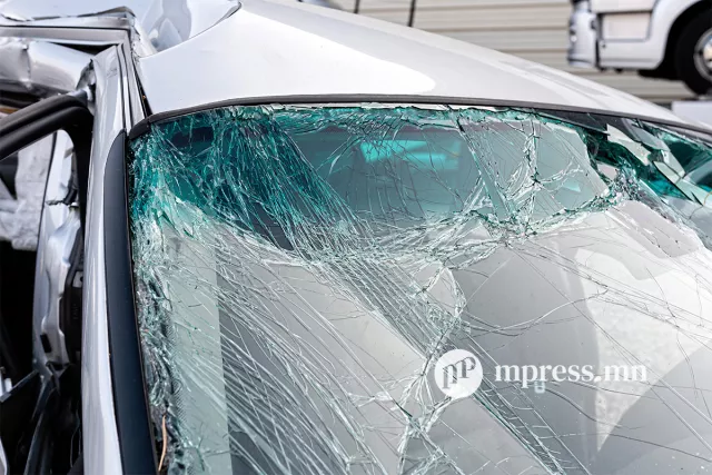 Суудлын автомашин ачааны автомашинтай мөргөлдсөний улмаас 1 хүн амиа алдлаа