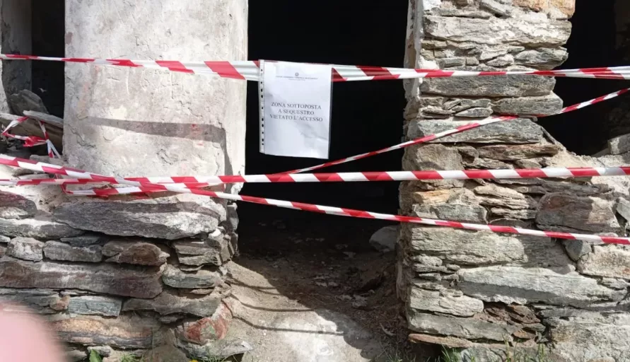 Италийн сүмээс сүнс хайж байсан гэх Франц эмэгтэйн цогцос олджээ
