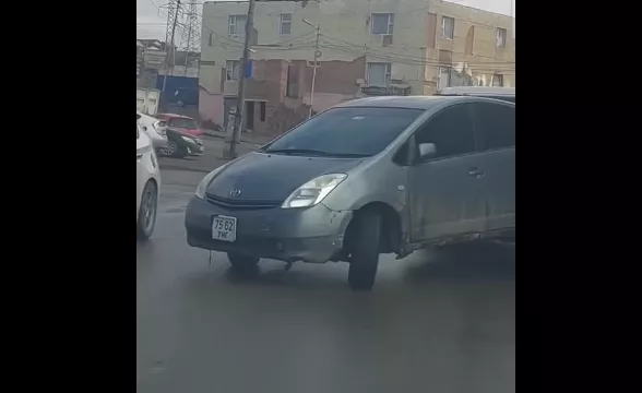 Приус автомашины таван бул мултарсан тул жолоочийн дуудлагаар зөөвөрлөж байжээ