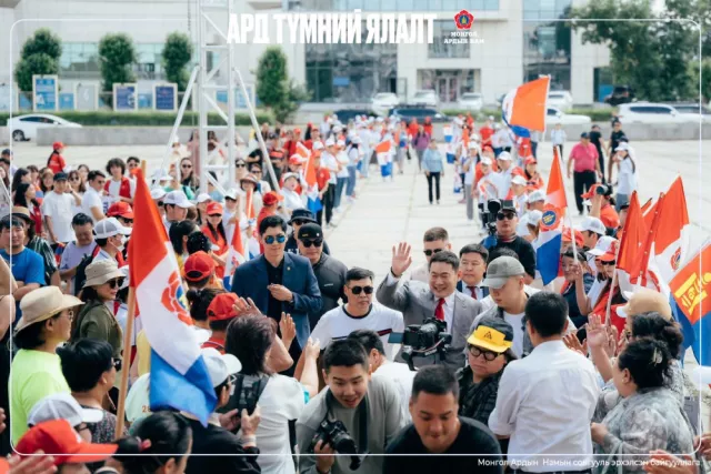 Л.Оюун-Эрдэнэ: “Ард түмэн нэгдмэл бас хүчтэйг харуулахын тулд дарханчууд та бүхэн Ерөнхий сайдын багийг багаар нь дэмжээрэй”