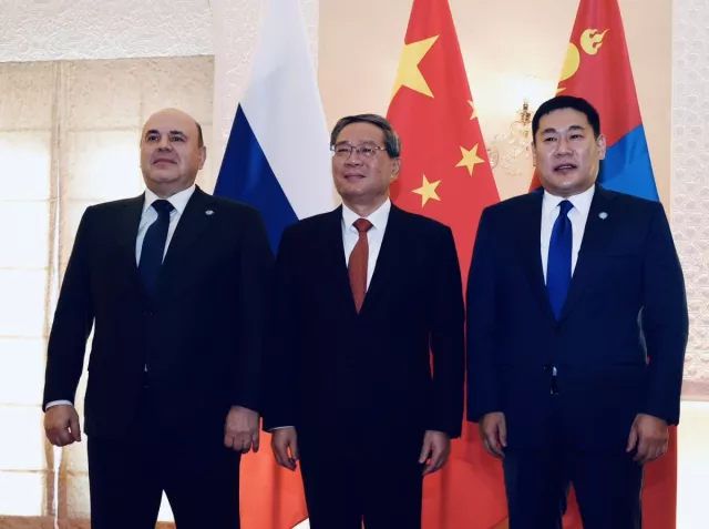 Монгол, орос, хятад гурван улсын засгийн газрын тэргүүн нарын уулзалт боллоо