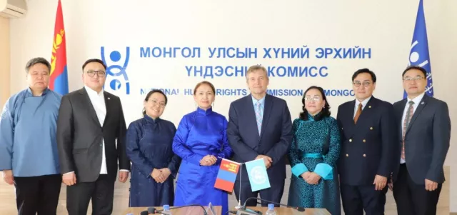 Хүний эрхийн боловсролыг түгээхэд манлайлан ажиллаж байгаа ХЭҮК-т талархал илэрхийллээ