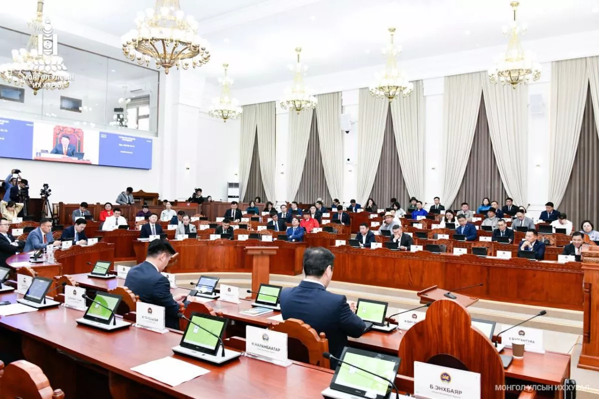 Монгол Улсын 2025 оны төсвийн тодотголын төслүүдийг дөрөв дэх хэлэлцүүлэгт бэлтгүүлэхээр шилжүүллээ