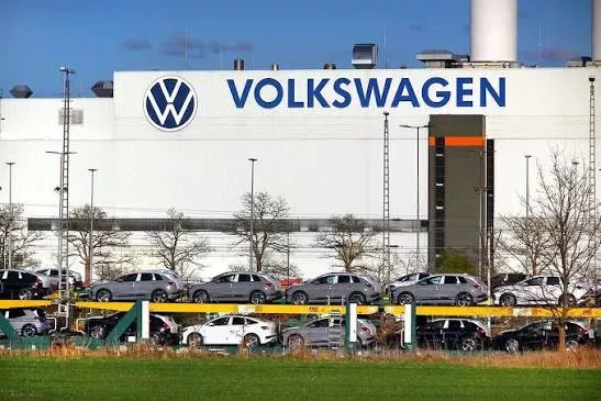 Европын хамгийн том автомашин үйлдвэрлэгч VOLKSWAGEN 50,000 ажилтан цомхотгоно