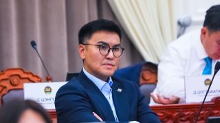 Ч.Лодойсамбуу: Парламентыг тараах сонирхол ил цагаан байгаа