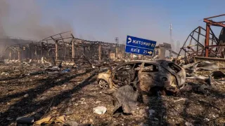  Украинд найман хүн амиа алдаж, нэг сая гаруй хүн цахилгаангүй болжээ