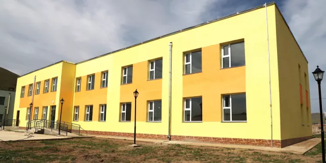 Малчдын хүүхдүүд сурдаг Жаргалант тосгон дотуур байртай боллоо
