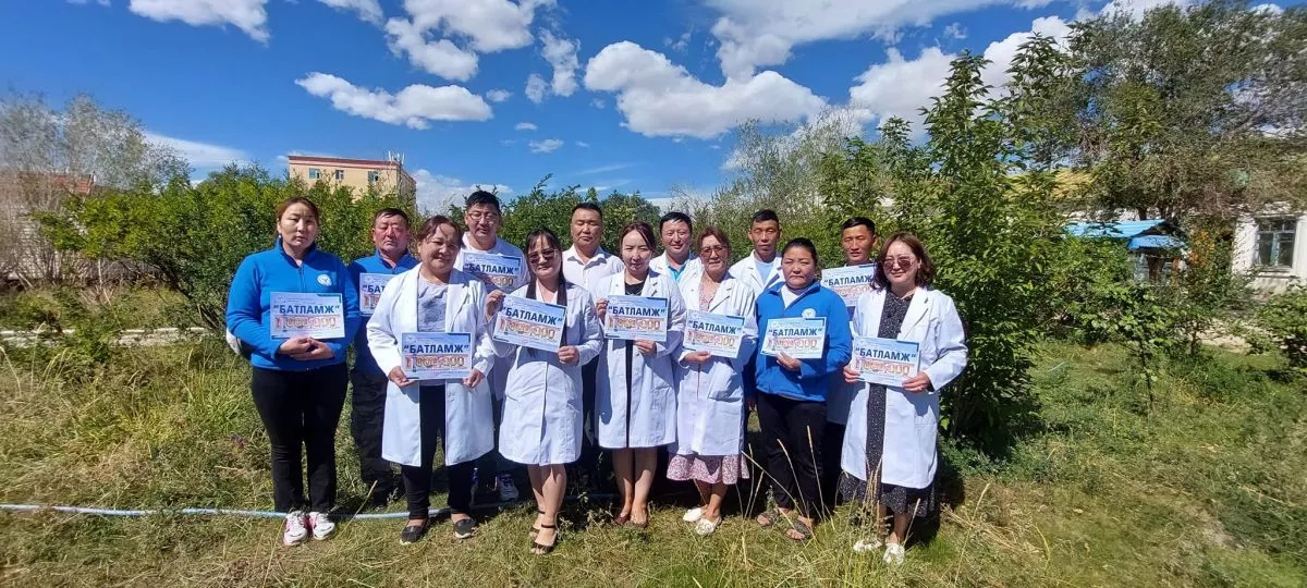 ЗӨСҮТ 14 ажилтандаа тус бүр 1 сая төгрөгийн батламж гардуулжээ