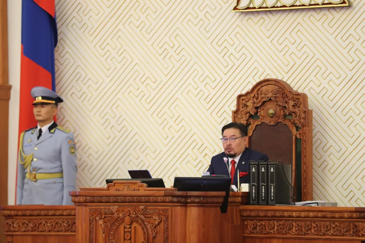 Г.Занданшатар: Үндсэн хуулийн цэцийн шийдвэр эцсийнх тул УИХ хянан хэлэлцэх БОЛОМЖГҮЙ