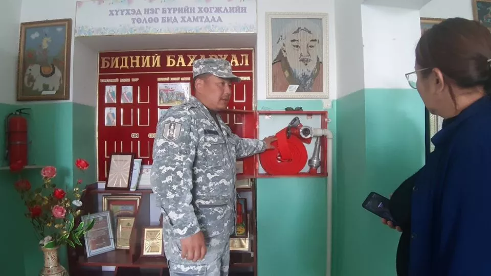 Сургууль, цэцэрлэгийн барилга байгууламжид хяналт шалгалт хийж байна