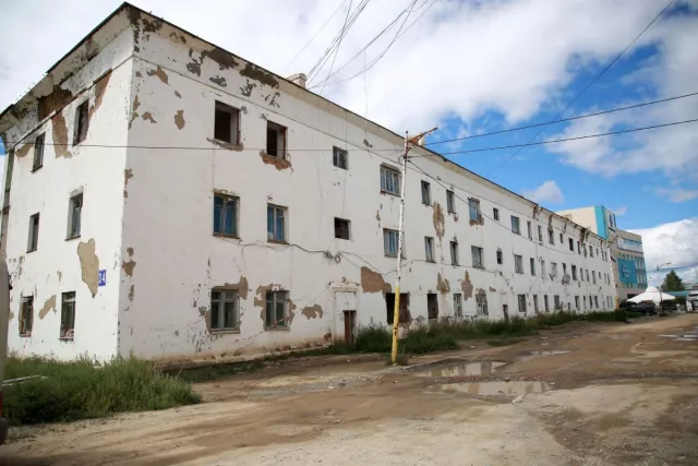 Ээрмэлээс Туул голын гудамжтай холбох замын газрыг албадан чөлөөлнө