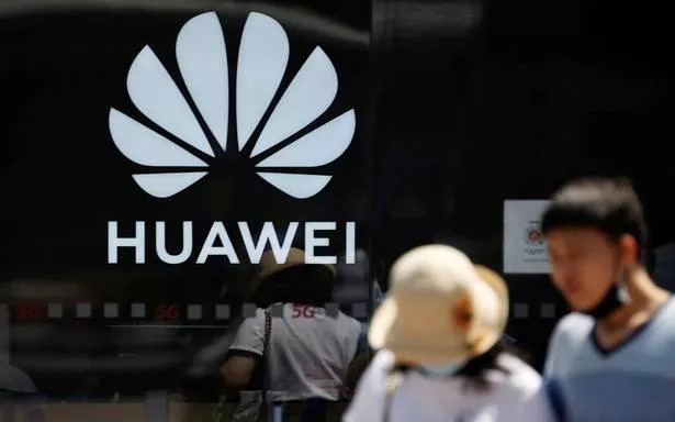 Huawei эргэн ирэхээр тэмцэж байна