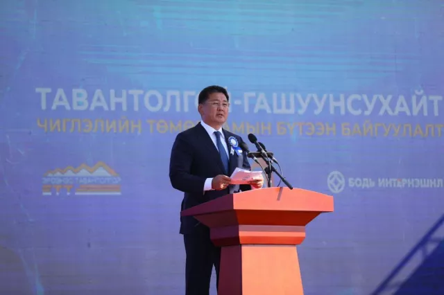 “Монголын анхны нэгдүгээр зэрэглэлийн төмөр замын цогц бүтээн байгуулалт ашиглалтад орлоо“